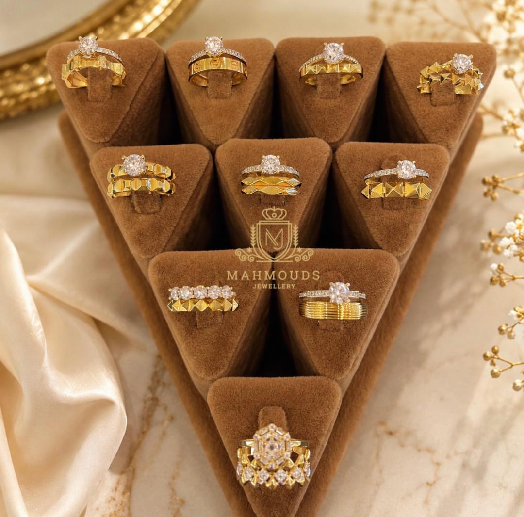 Diamond ring collection in gold settings